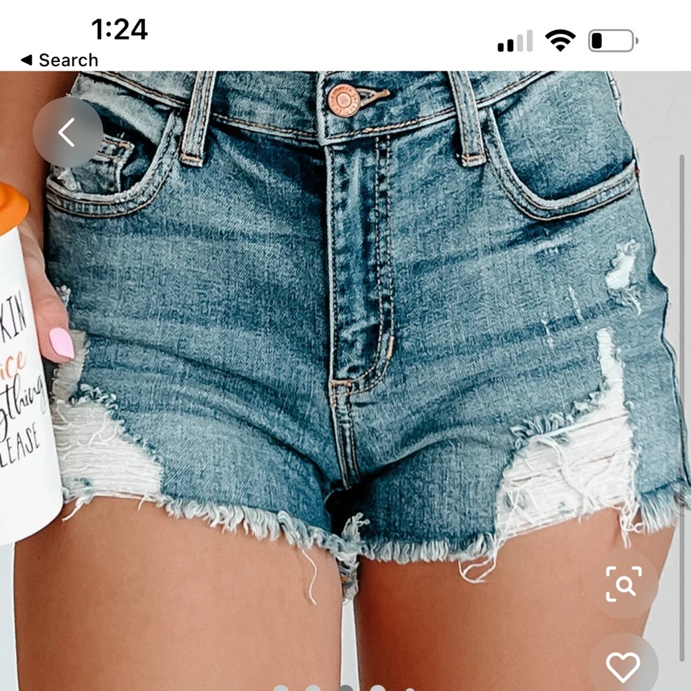 Nanamacs- Leaving A Good Impression
Mid-Rise Sneak Peek
Distressed Denim size M